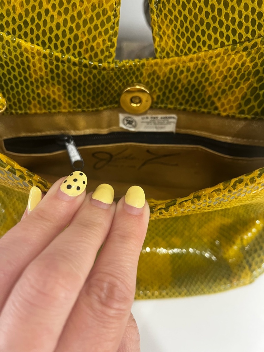 Yellow Snake-Embossed Hobo Bag - Picture 4 of 5